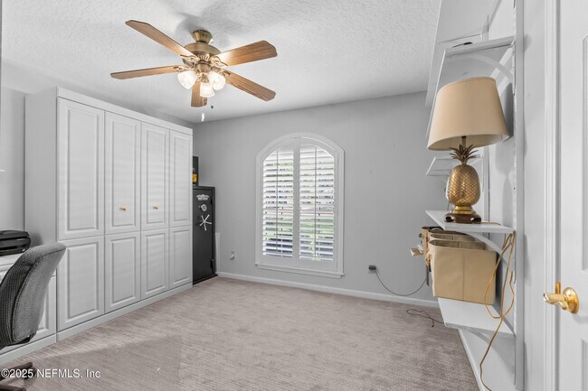 Building Photo - 6656 Rivercrest Dr