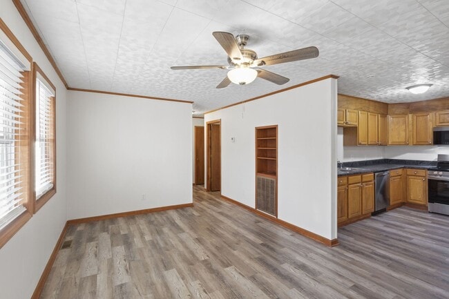 Building Photo - Charming 3 Bedroom Home for Rent!