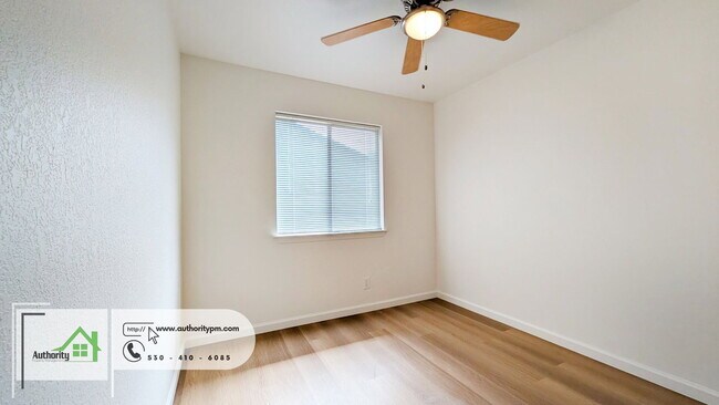 Building Photo - 1027 Goodview Way