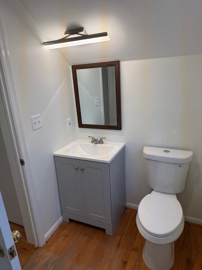 Building Photo - 197 Main St