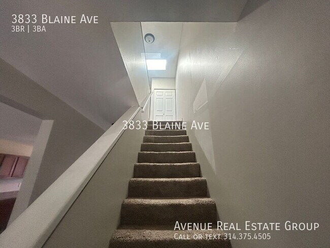 Building Photo - 3833 Blaine Ave