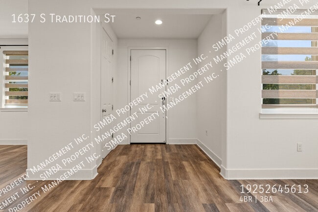 Building Photo - 1637 Tradition St