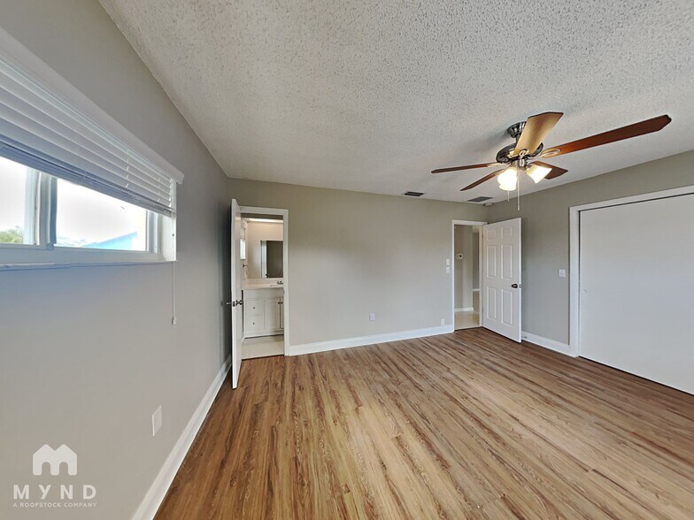 Building Photo - 6339 Langston Ave