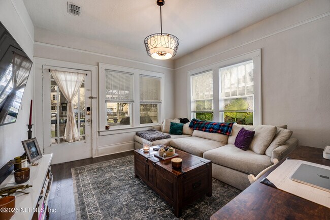 Building Photo - 2805 Park St