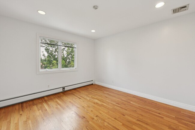 Building Photo - 285 Knox Ave