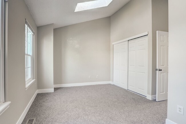 Building Photo - 2BR/2.5BA+ W/D -NEAR Cherry Creek Park