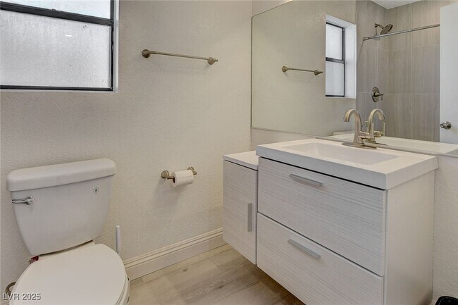 Building Photo - 4683 Calderwood St
