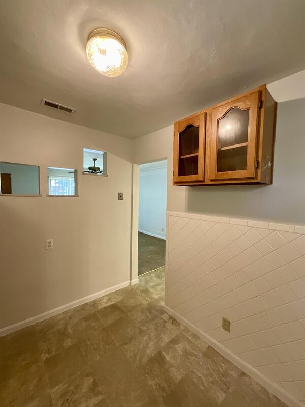 Building Photo - 1715 Menard Dr