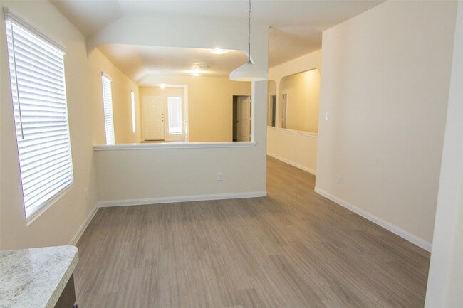 Building Photo - 944 River Sage Ct