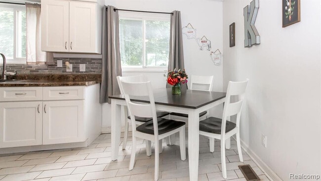 Building Photo - 1203 Commonwealth Ave