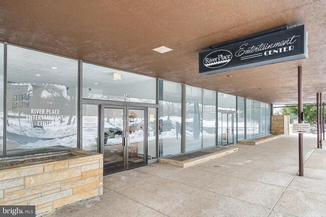 Building Photo - 1021 Arlington Blvd