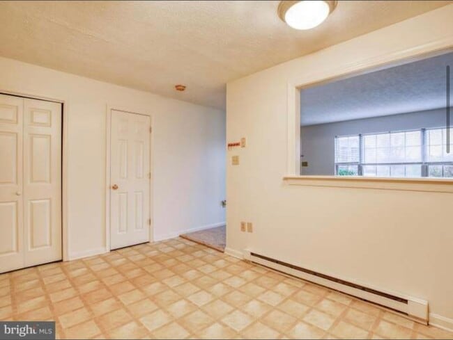 Building Photo - 211 Little River Dr