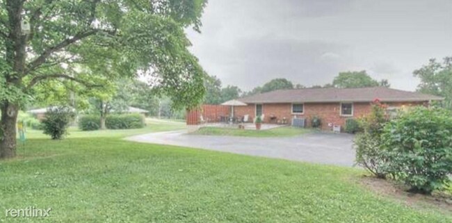 Building Photo - 3 br, 1 bath House - 4805 Merrill Lane