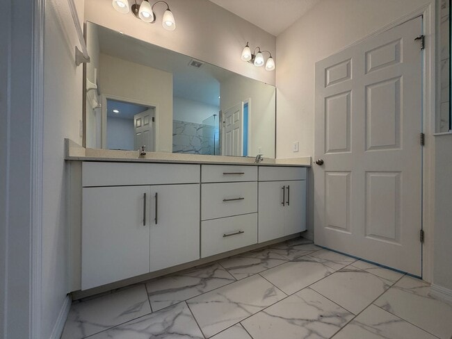Building Photo - 8191 Mosaic Ln