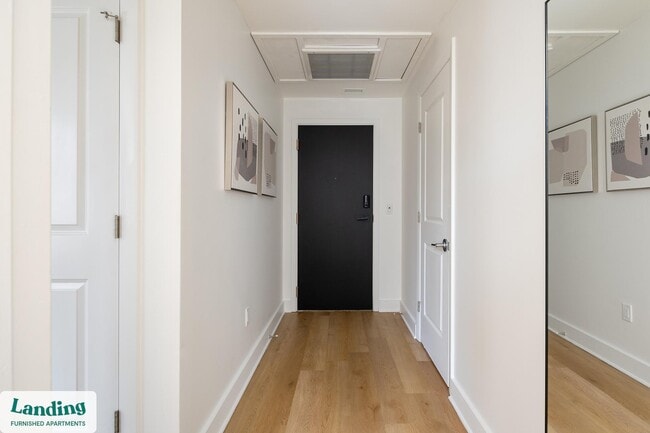 Building Photo - 933 McGee St