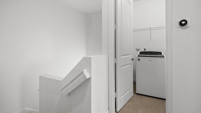 Building Photo - 6919 Pines Cir