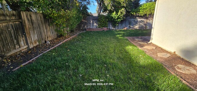 Building Photo - 3 bedroon 2 bath home