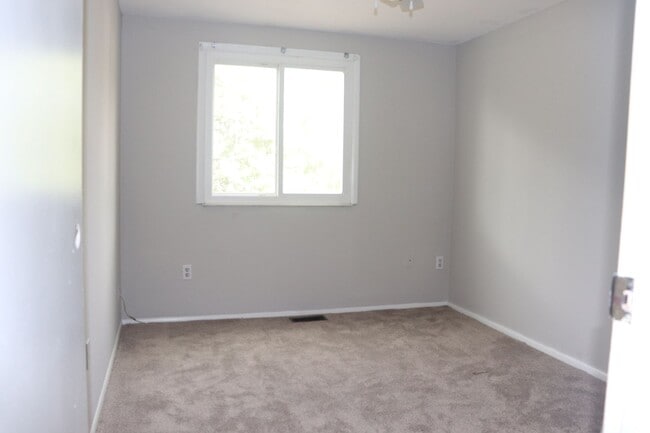 Building Photo - For Rent – Renovated 3BR Home in Providenc...