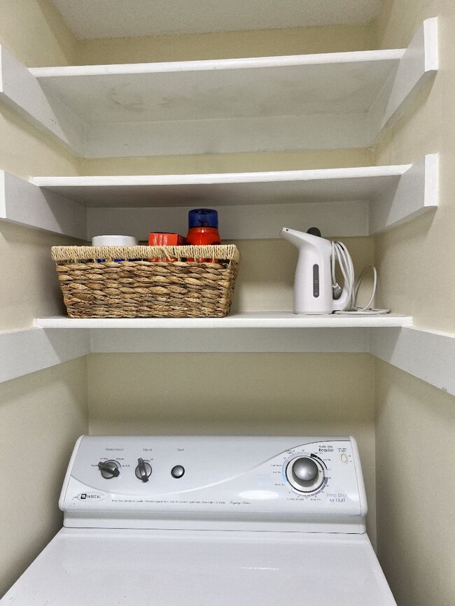 Washer/dryer - 704 Rapidan River Ct