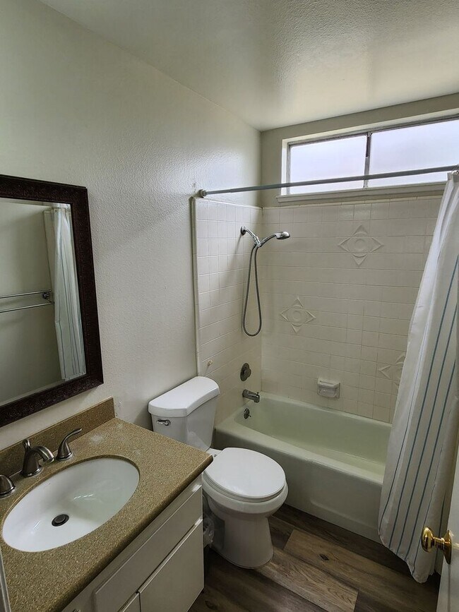 Building Photo - Beautiful Single Story in Mission Viejo