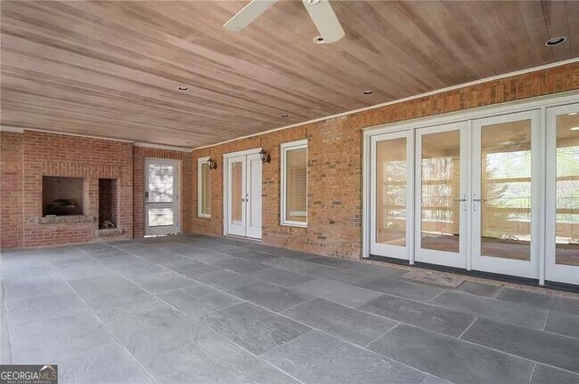 Building Photo - 460 Ivy Park Ln NE