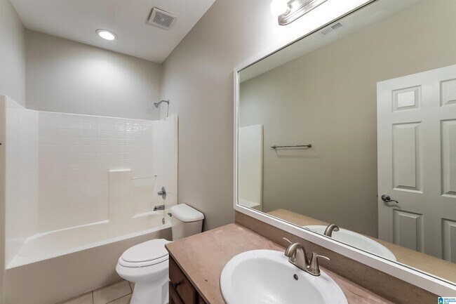 Building Photo - 6025 Kelly Creek Cir