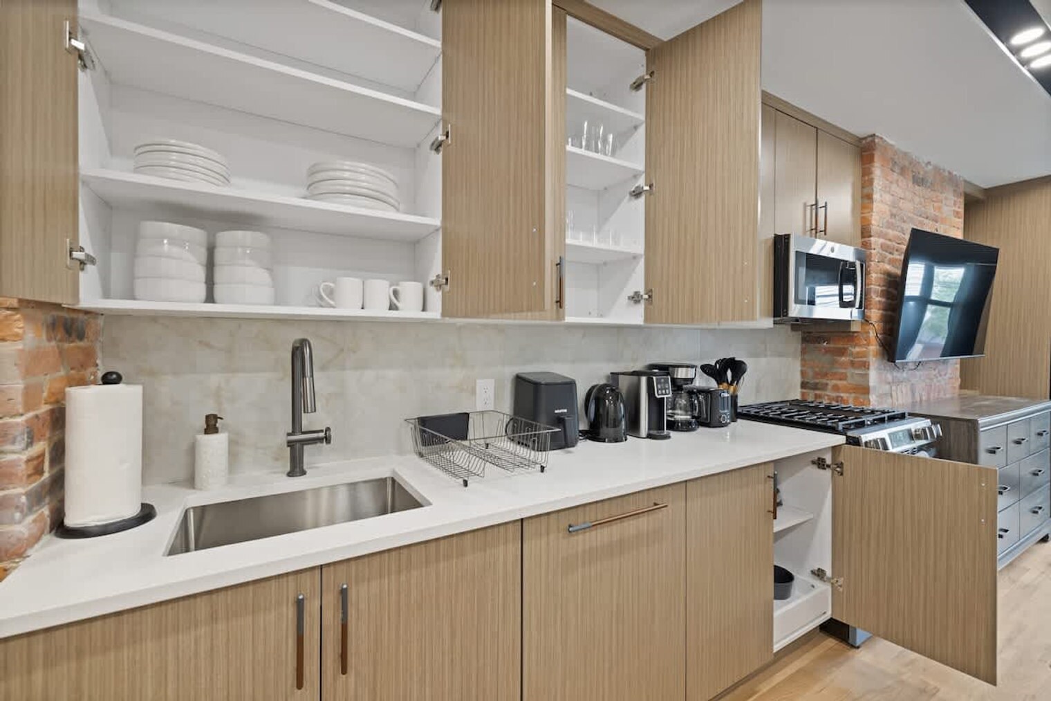 Building Photo - 115 Franklin St