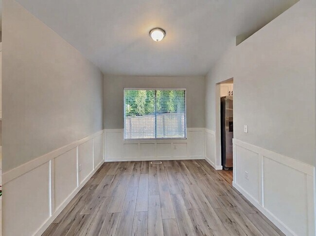 Building Photo - 6406 86th St Ct E