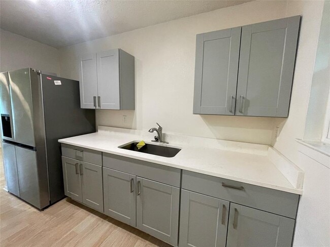 Building Photo - 6104 Calmar Cove