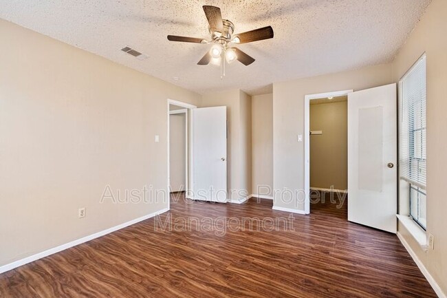 Building Photo - 301 Craddock Ave