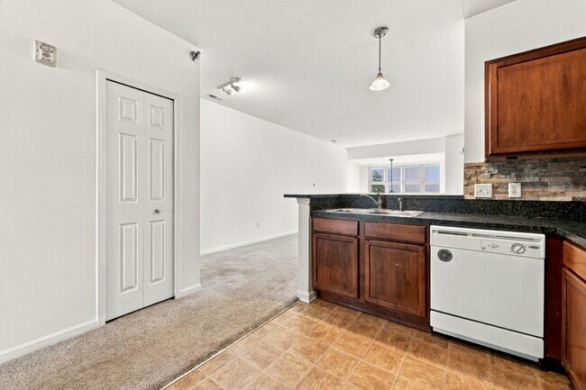 Building Photo - 113 Legato Dr
