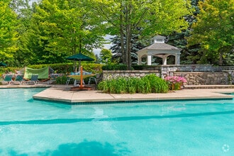 Building Photo - Village Green of Rochester Hills