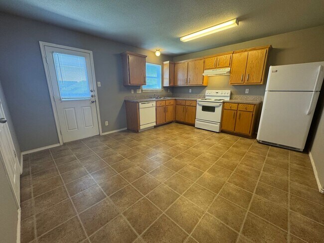 Building Photo - 3807 Ida Dr