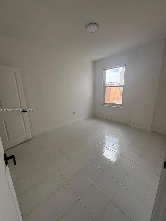 Building Photo - 1456 Washington Ave