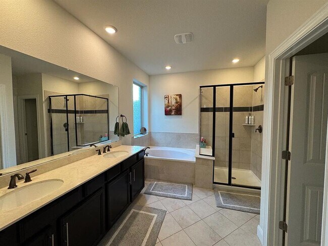 Building Photo - 735 Expedition Way