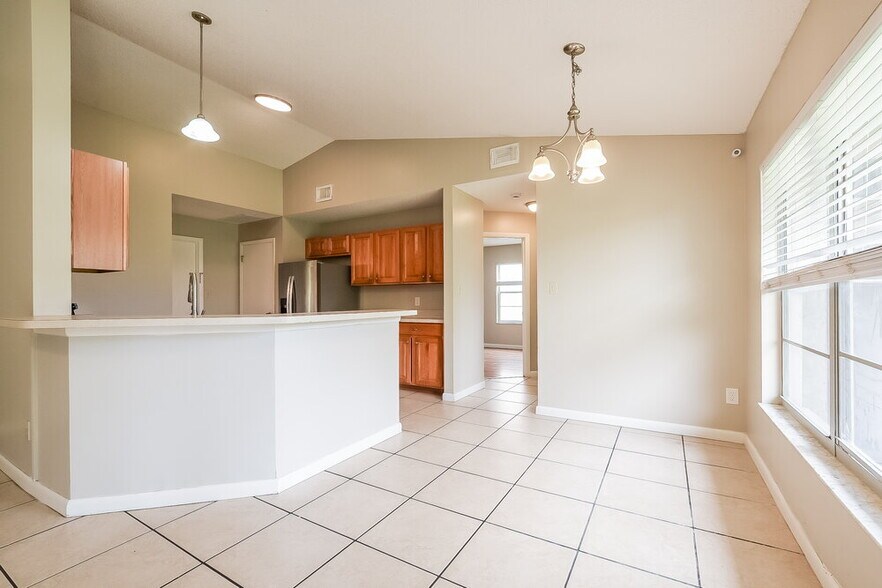 Building Photo - 2854 Camomile Dr
