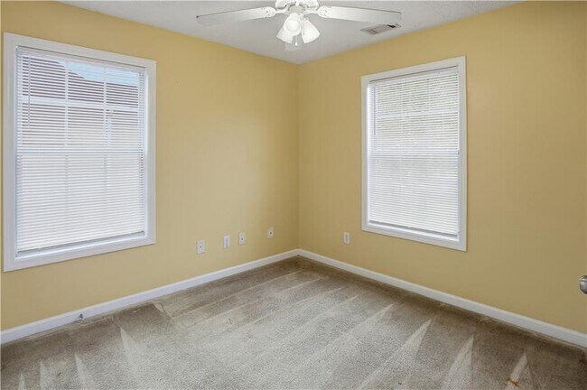 Building Photo - 796 Rock Ln