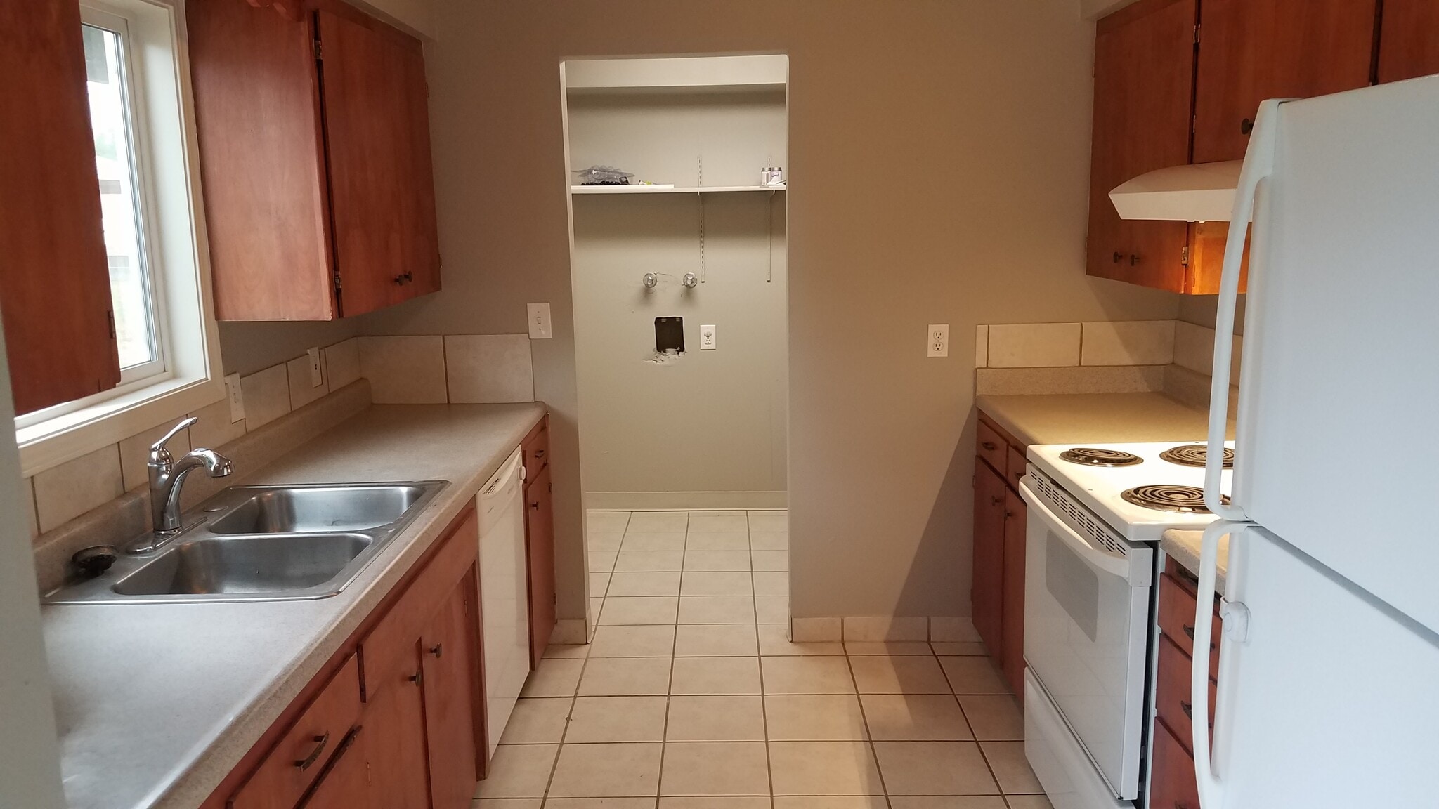 Building Photo - 312 N Silver Lake Ave