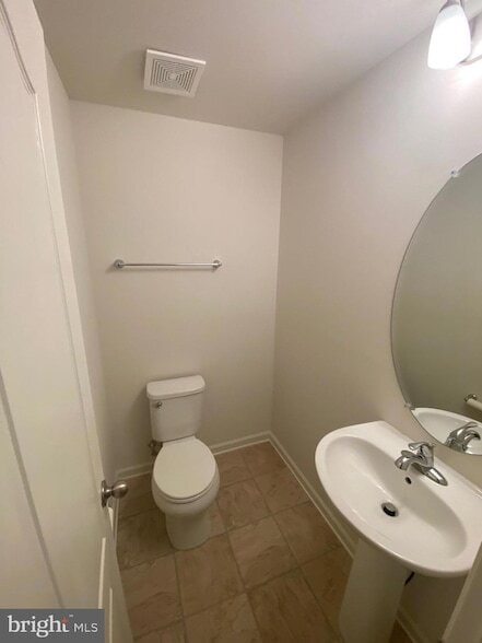 Building Photo - 37 Cecily Way