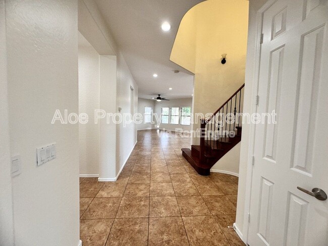Building Photo - 14141 N 136th Ln