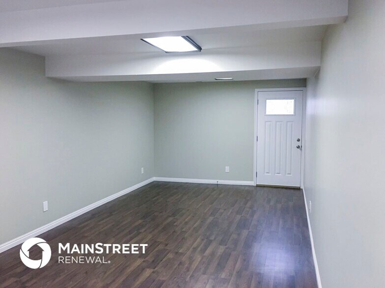 Building Photo - 938 S 200 E