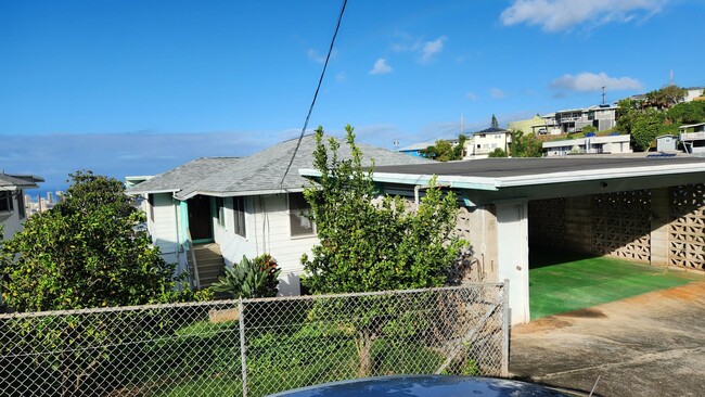 Building Photo - Saint Louis Heights - Scenic view of Waiki...