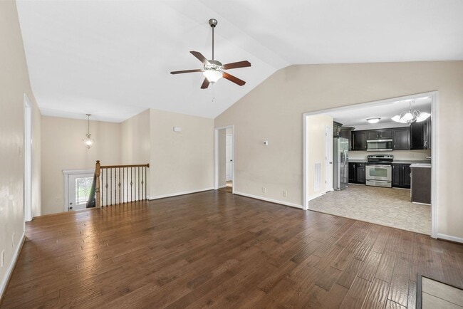 Building Photo - Large home ready for you to call home today!