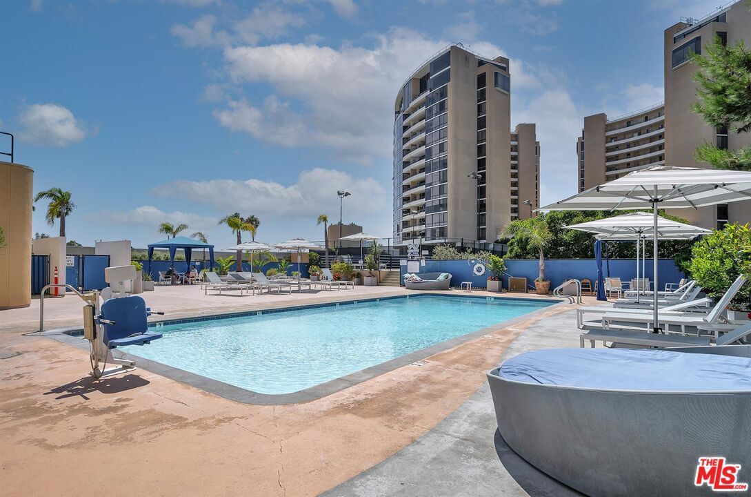 Building Photo - 4316 Marina City Dr