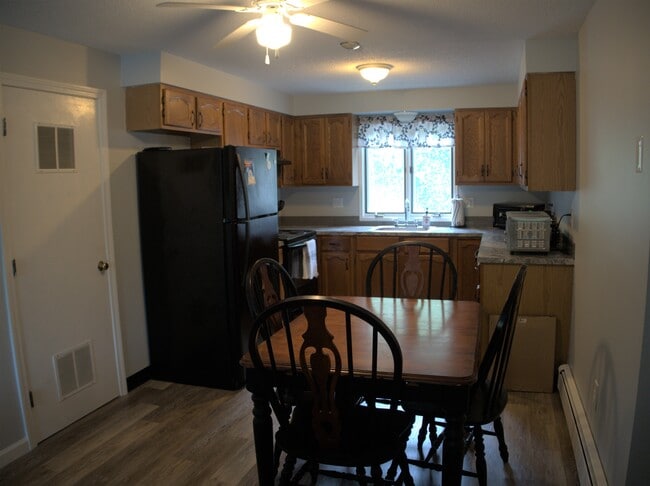 Building Photo - 283 Privilege St