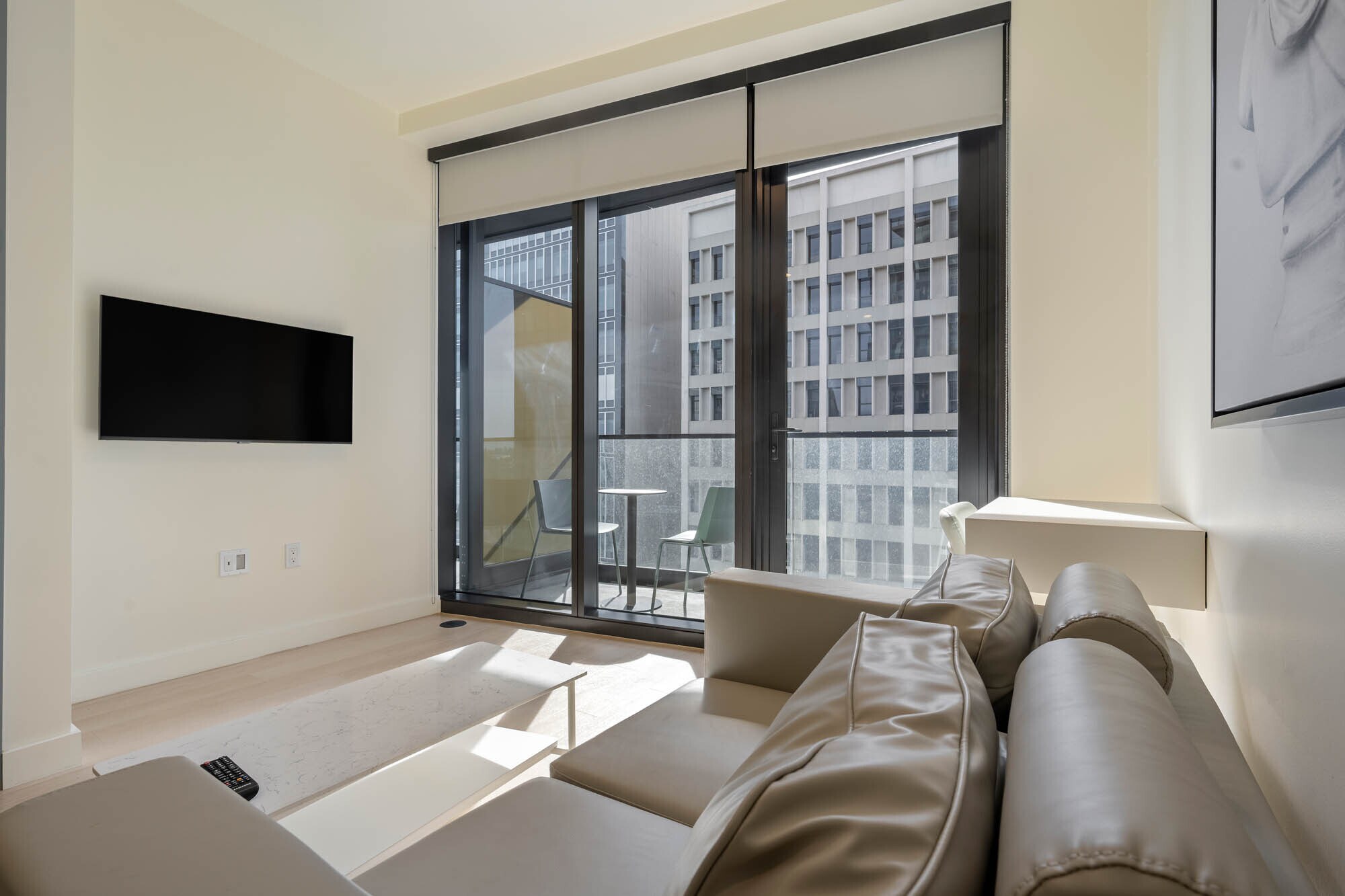 Building Photo - 6401 Wilshire Blvd