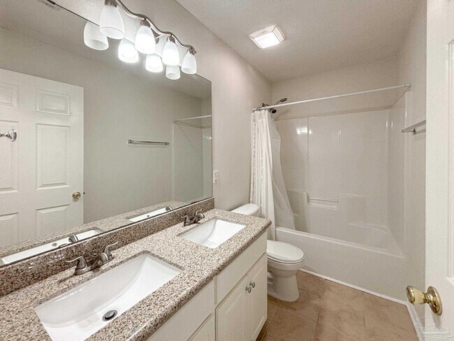 Building Photo - 9639 Westgate Cir