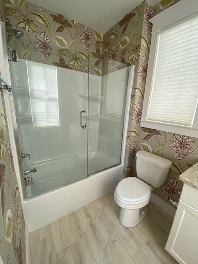 Building Photo - Welcome to our luxurious townhouse in the ...