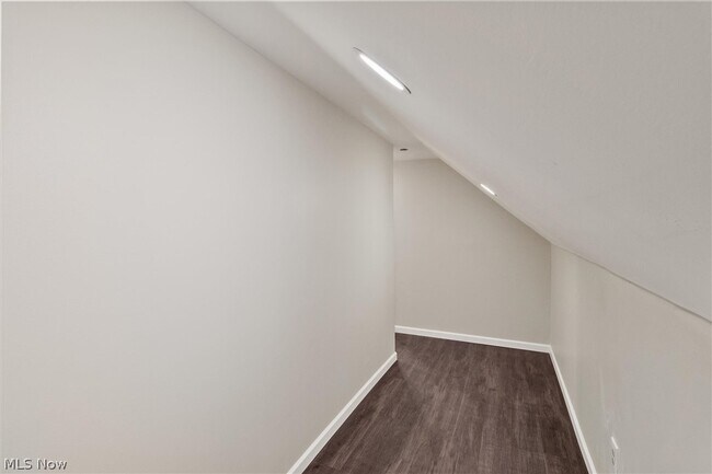 Building Photo - 443 Fairway Blvd
