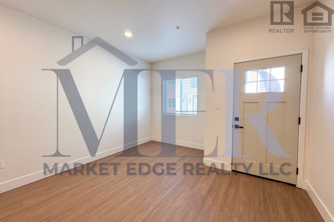 Building Photo - 3Bed/2.5Bath Townhouse in Sedona! FIRST MO...